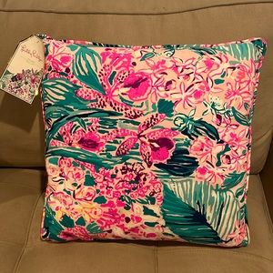 NWT Lilly Pulitzer Pillow